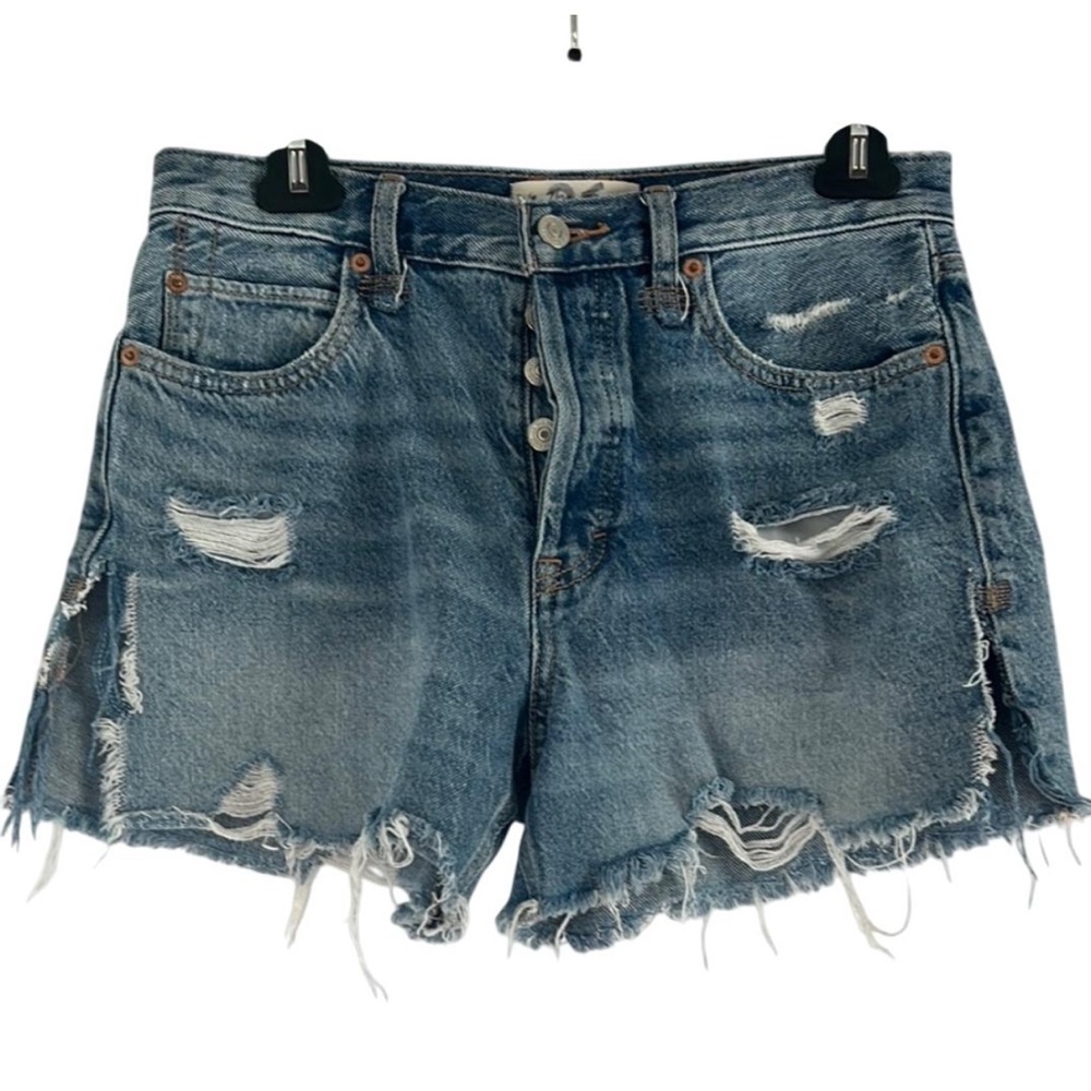 We The Free Light Blue Distressed Jean Shorts Size 26